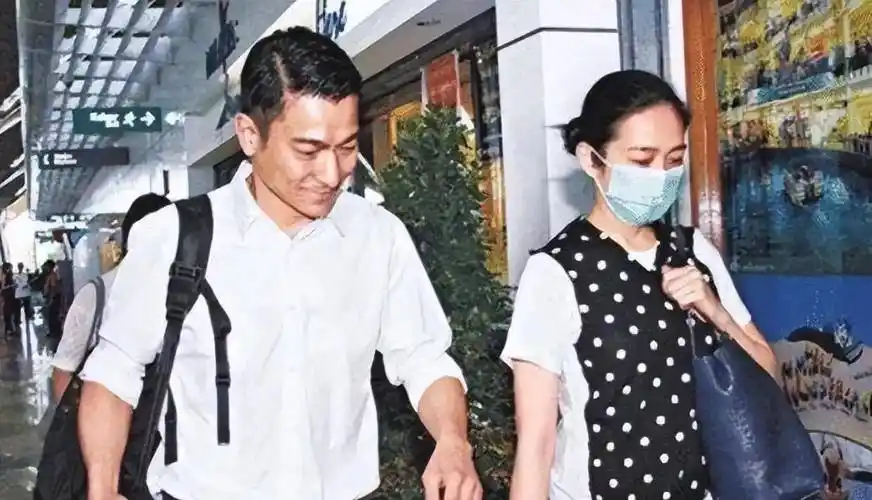 刘向蕙,一出生身价上亿,是明星圈里最低调的掌上明珠_朱丽倩_妻子