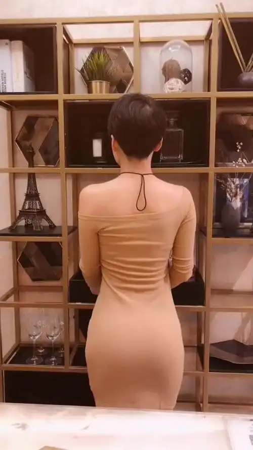 短发小姐姐的背影杀也是美美哒!000000