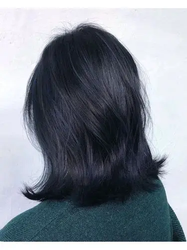 图一为很多女生钟爱的苦亚麻发色,有轻微掉色后的自然光照下显色.