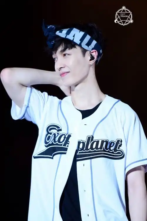 张艺兴 exo三巡the exordium 演唱会