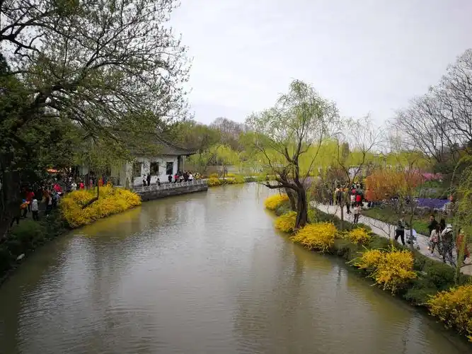 桃红柳绿醉江南,扬州瘦西湖的春天,美极了!