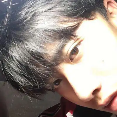 16岁小哥哥帅气一套照片头像