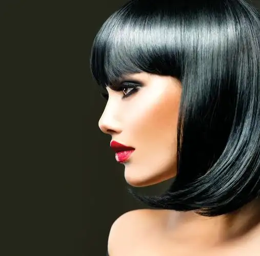 美丽的黑发女孩.理发.发型