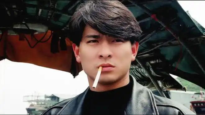 《花艇小英雄》,而警匪剧《猎鹰》是他开始慢慢的有了名声,刘德华所