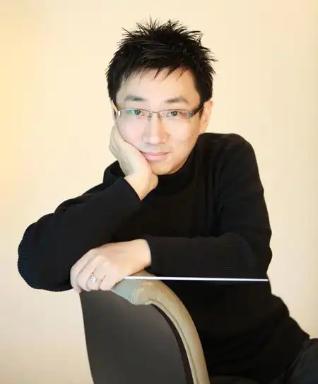 国交执棒人李心草领军辉煌而至奏响两大经典曲目同贺中韩建交