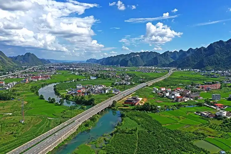 广西都安:瑶山乡村面貌新