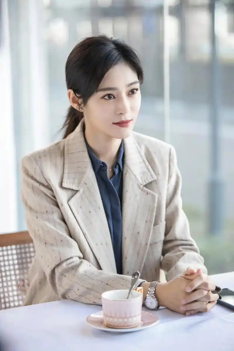 王媛可:因丈夫长得太帅倒追5年,婚后生下双胞胎,取名一模一样