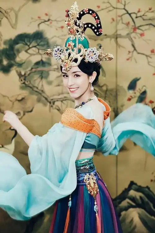 男女主角堪称"颜值盛宴",异域造型美呆了|古装|古力娜扎|百度软件