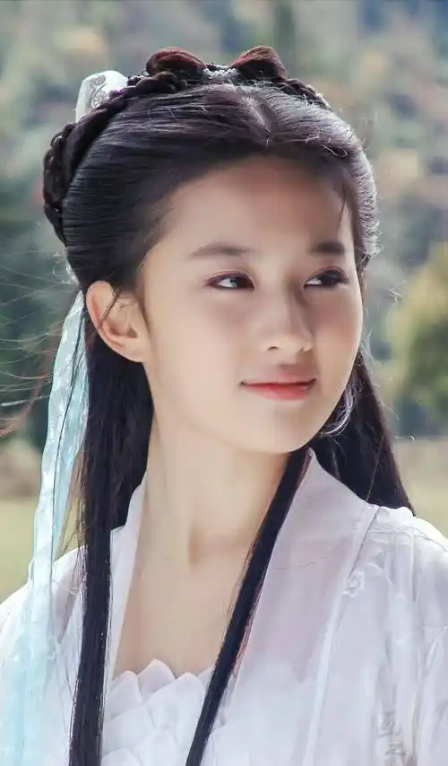 刘亦菲:明明是普通长相,却为何被推上神坛?网友一句话道出真相