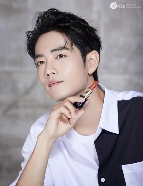 肖战,男演员,大陆明星,西装帅哥,帅气,型男,暖男,肖战西装革履帅气