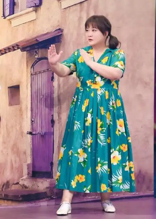 贾玲回应发胖:首次执导压力大靠吃减压,张小斐:她是最好的老板