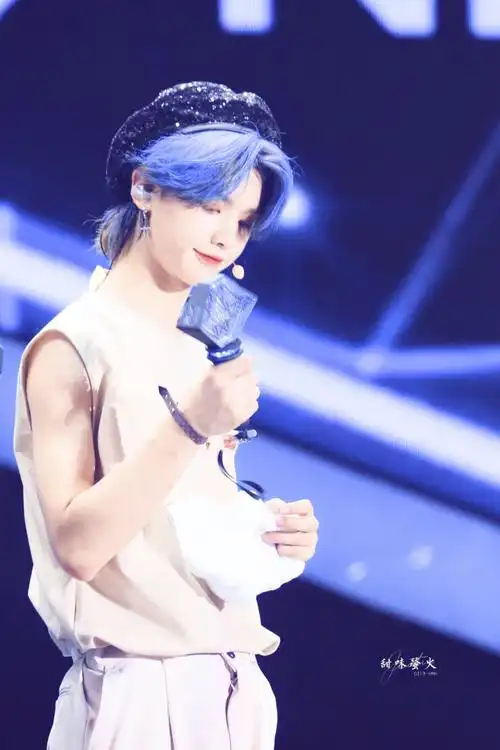 有哪些黄明昊的justin的好看的照片? - 知乎