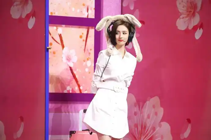 422佟丽娅加入华东大区销售队的佟丽娅在本周的王牌对王牌中能否成为