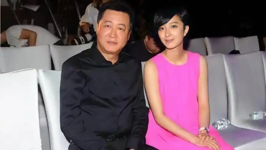 66岁赵宝刚老婆曝光竟是我们熟悉的女演员难怪一直藏着不公开