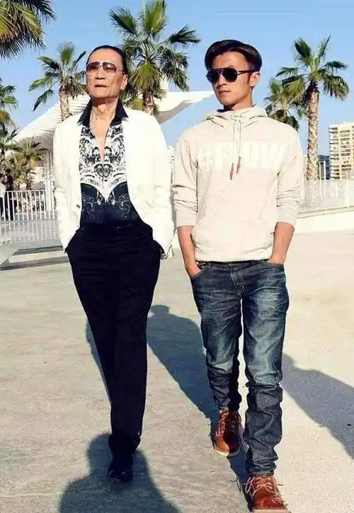 "情场高手"谢霆锋老爹谢贤,潇洒史一点不比儿子差_感情_生活_甄珍