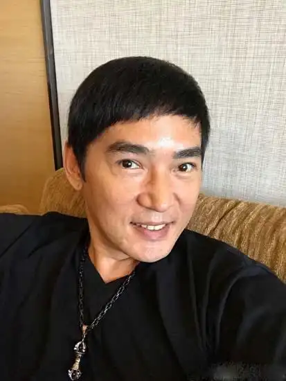 焦恩俊的素颜近照