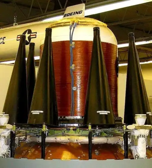 "三叉戟d5"潜射洲际导弹可搭载8枚较大的w88(45.