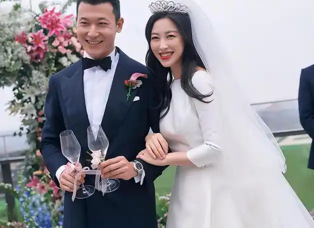 朱珠与刘德华,巩俐,袁立合作出演的《我知女人心》,这是她的首部电影