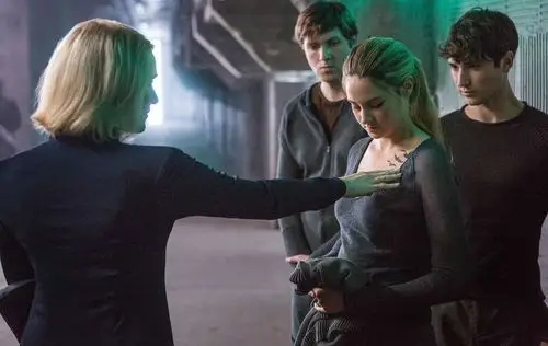 分歧者_电影剧照_图集_电影网_1905.com