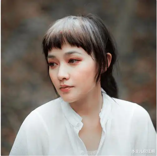 有时掩盖了她精致的容貌,很多人都说范晓萱的美被忽视了,刘维曾创作的