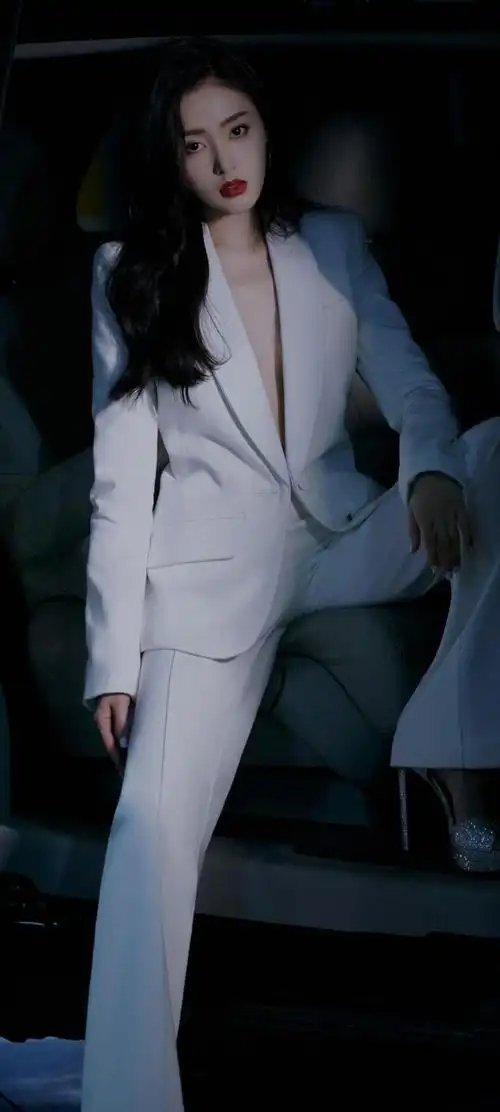 张天爱白色真空西装港风写真壁纸_网易订阅