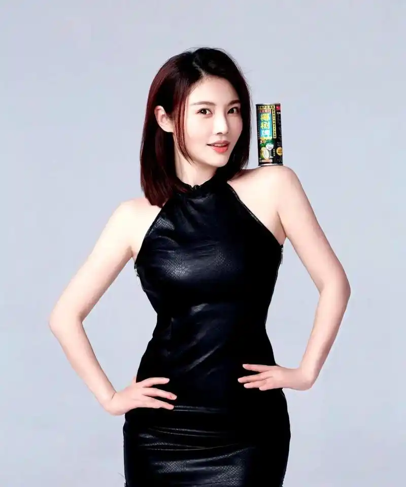 徐冬冬是一位非常敬业的代言人,因此我只会选择椰树牌椰汁.