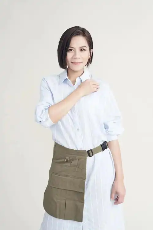 情歌天后化身说书人走进剧场一起听惊叹号歌手演绎小镇故事