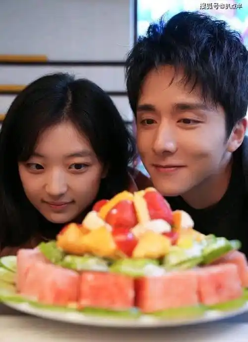 疑似陪李兰迪过生日被嘲:张新成为何不敢承认恋爱?