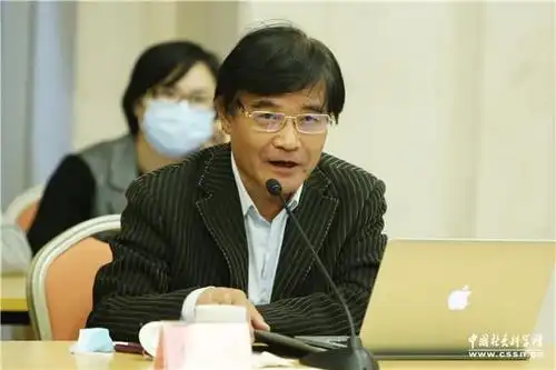 复旦大学经济学院教授石磊作主旨发言 照片由主办方提供