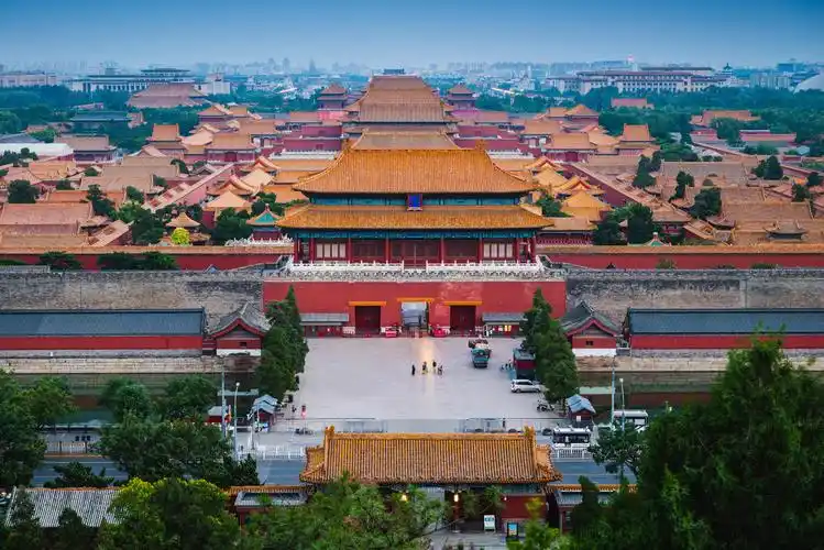 北京故宫建筑景观旅游旅行护城河视角的故宫故宫旅游蓝色建筑唯美黄昏