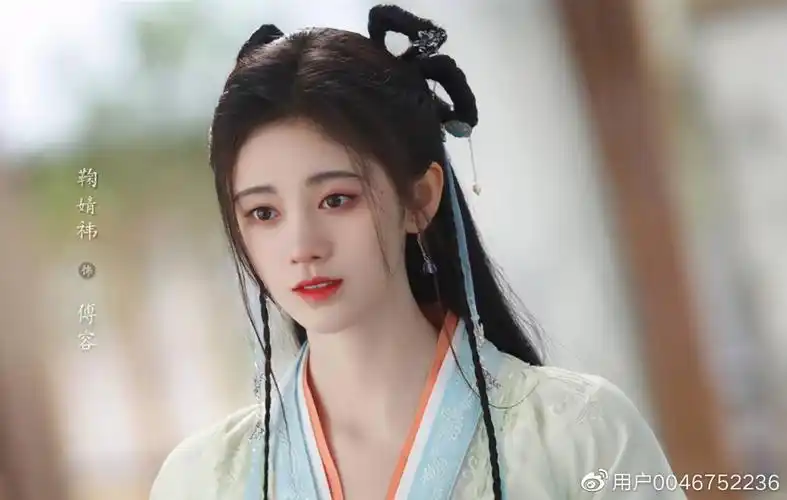 《如意芳霏》正在热播,10月26日,鞠婧祎的新剧《慕南枝》也公开了剧照