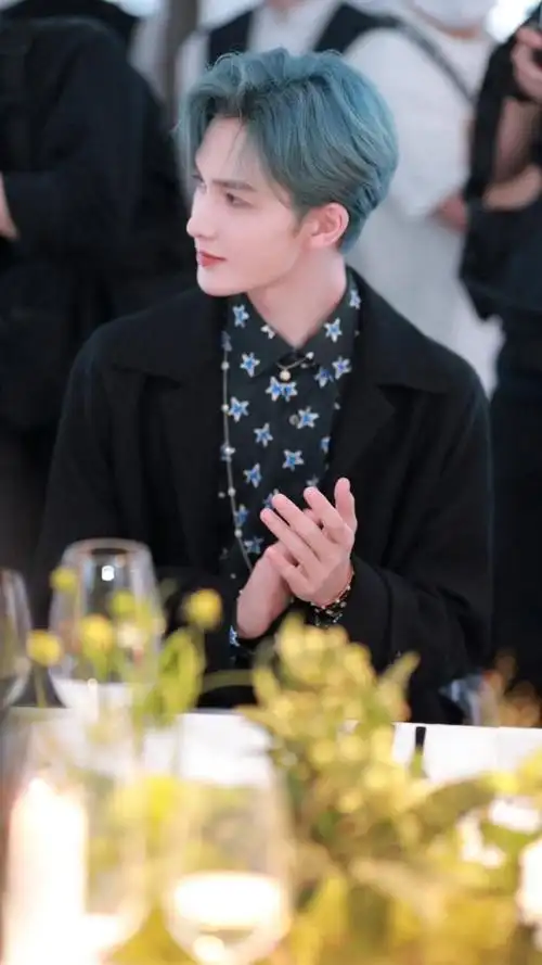 人气爱豆朱正廷,多才多艺,梦回偶像练习生时期,大厂工友来了