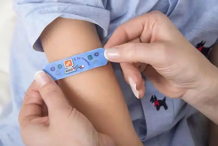 创可贴也有高仿使用了这种产品有可能导致伤口感染