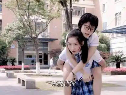 "缓慢又笨拙的路上 谢谢你陪我长大"|陪我长大|王玉雯|赵今麦_新浪