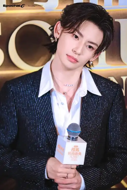 小鬼王琳凯超话9615#小鬼把更多时间花在音乐上#38393738