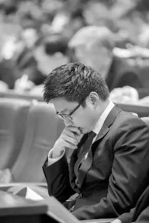 南沙 霍启山:企业搬入南沙 接轨国际又解堵