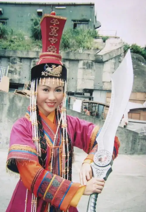 p>黎姿,1971年10月1日出生于中国香港,祖籍 a target="_blank" href=