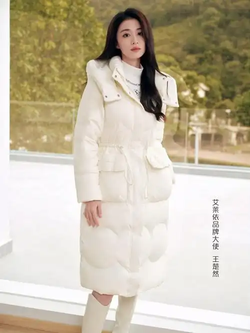 明星也爱穿的羽绒服保暖美丽两不误,就算在冬季也能勾勒出完美身形