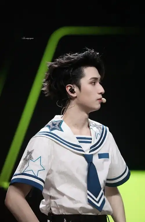 严浩翔叁重楼暨出道四周年演唱会##严浩翔 舞台风暴##严老师我需要手