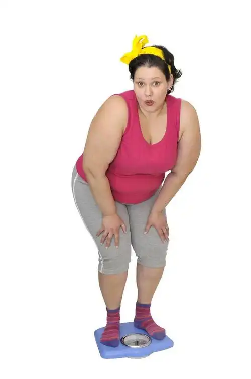 6,患上了低血糖症.小宁原来是一个体重160斤的胖妹子.