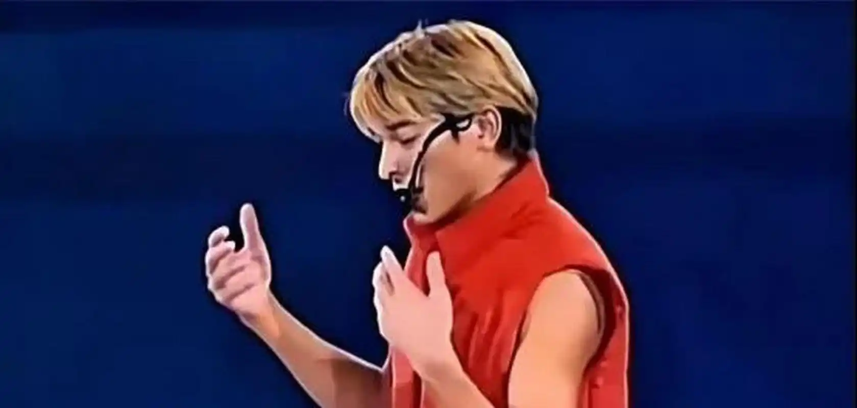 信中说:"我很穷,努力一辈子都看不起你的演唱会,下辈子你还叫刘德华好