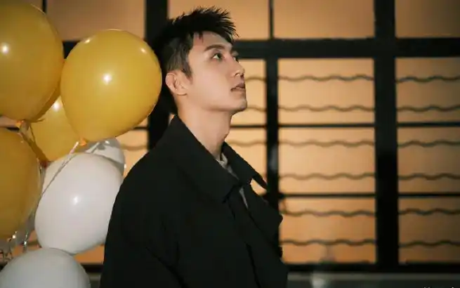 黄景瑜气球生日写真##黄景瑜气球仙女棒写真