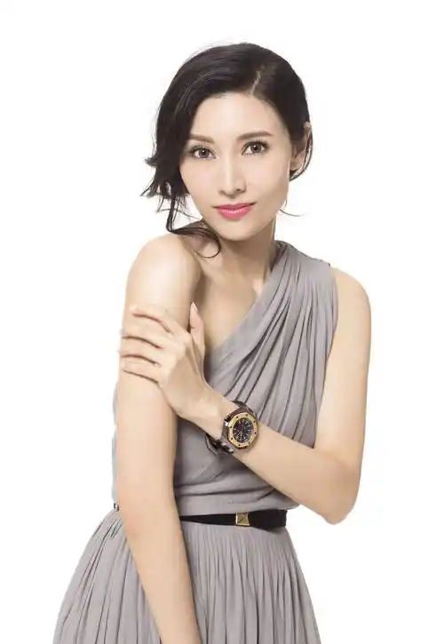 一个让全港豪门贵妇,都提防的女人,李嘉欣当年到底有多美?