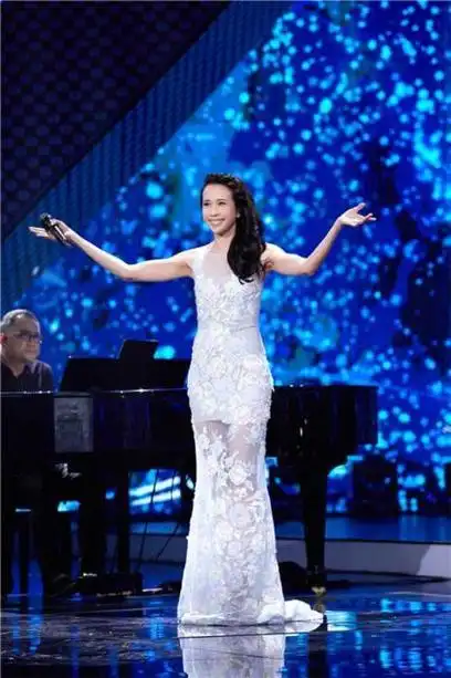 "莫文蔚鸟巢演唱会盛大开唱"