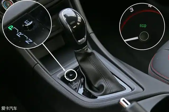 与发动机匹配的是一台可以模拟出7挡的cvt无级变速箱,并有低速与手动