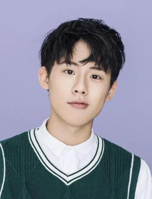 凭演技c位出道的00后鲜肉胡先煦当之无愧这位可是狂吸粉