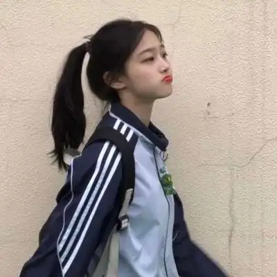 qq头像女学生穿校服高清清新的清纯校服女生头像青春校园图片