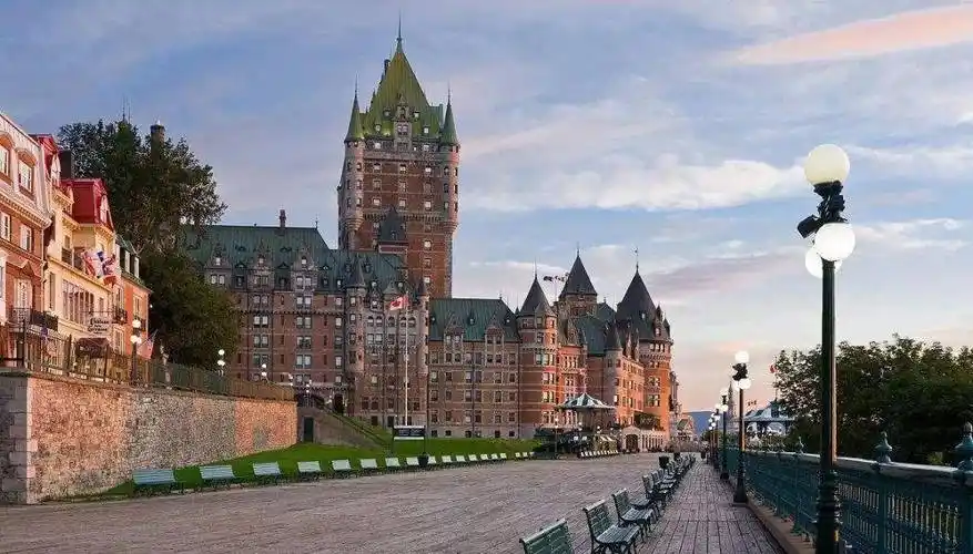 作为一个省级城市,魁北克从来不认为自己仅仅是一个省,自从加拿大独立