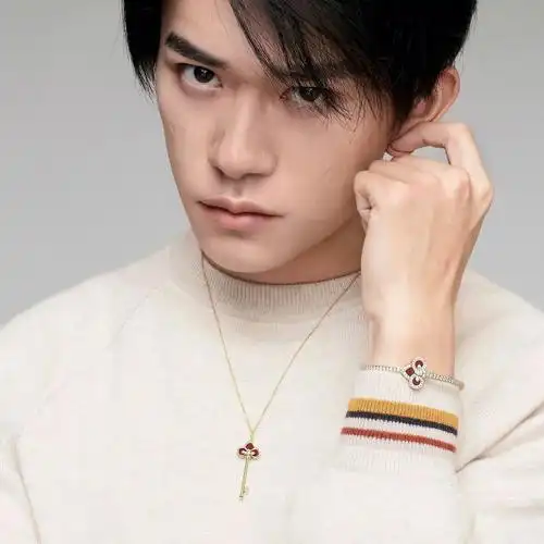 易烊千玺帅晕我得了09