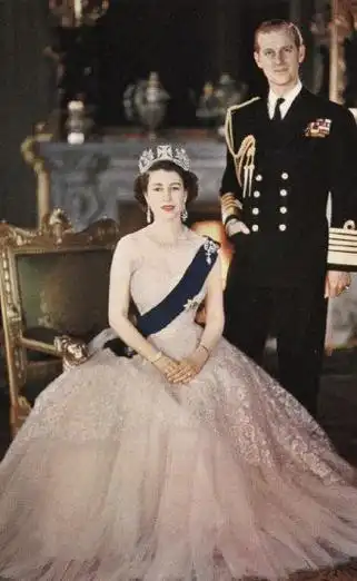 年轻的伊丽莎白二世和菲利普亲王